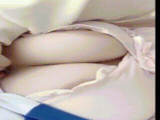 香港巨乳学生与男主在学校多P,诱惑至极令人窒息-中文字幕在线播放在线播放-乡村少妇下身被弄肿了