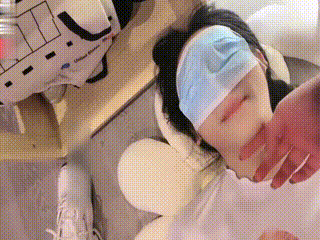 她回家太早,正好看到学姐和陌生人在阳台啪啪,地板摩擦到高潮~乱公伦媳视频~中文强奸乱伦高清网站