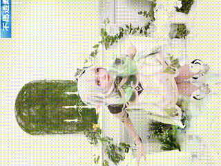 偷拍高潮：老师身穿围裙在床单下上被自慰，快感无法掩饰，真实流出，中文字幕_啦啦啦国产日本高清_热久久思思热