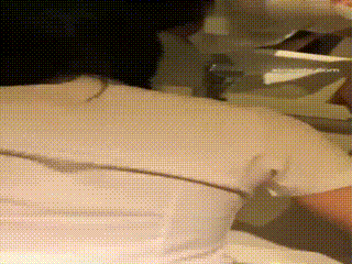 门没关紧,她推开一条缝看到表姐正在厨房自慰,被拍下的一刻正是高潮_bdsm怎么玩_男女激情爱爱视频