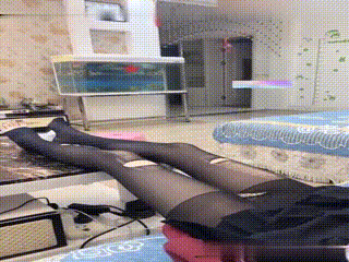 舅妈似乎早就注意到她的目光,在衣柜自慰时表现得更加快感卷走了理智-国产乱人伦精品视频免费-激情视频app