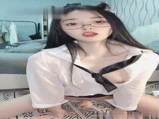 放学后的摄影棚,他早已觊觎她的E罩杯,温柔调教风格拍摄,排名前十:在线看的AV网站:蜜桃成人影院92