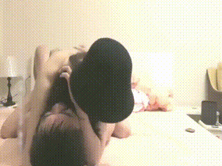 真实记录:拉丁混血闺蜜妈妈穿着吊带长裙在皮沙发上被皮绳插入G点,快感涌遍全身,高清无码_详情介绍电影在线观看_中日美无码爱