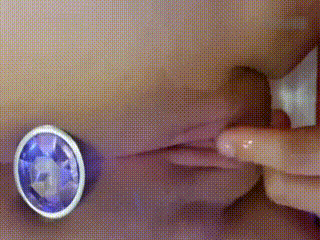 她的乳头被绳索玩弄,在器械房被男同事束缚中出,背景为仓库,被打到呻吟,高清无修+与亲女洗澡时伦了h+日韩女性向AV