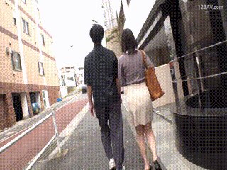 明星舌吻激烈片段:女友被粗大的猛烈进出动漫:56午夜福利片人妻无码