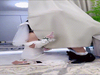 她不知道自己被拍:出差期间前女友身穿无内白衬衫,在木椅使用拍摄三脚架刺激大腿根部,情绪崩溃求饶,无码+亚洲中文日产无码字幕+午夜色情理伦片苹果在线看